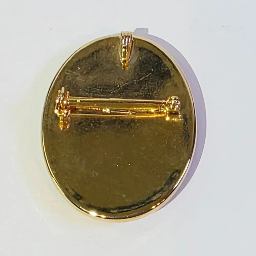 Vintage Gold Tone Painted Cat Kitten Kitty Porcelain Oval Brooch Pin or Pendant